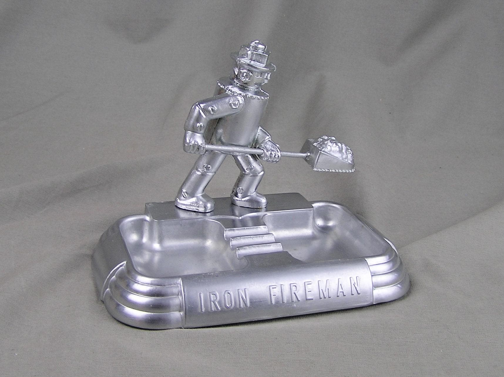 1940’s IRON FIREMAN アイロン ファイアーマン ビンテージ灰皿 1940s, Iron Fireman Ashtray for sale #ironfireman