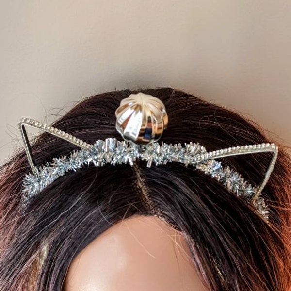 Grinch With Crown Etsy