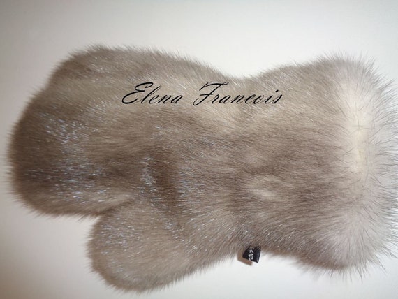 Gant de massage en fourrure authentique Mink Sapphire Wellness Gant de fourrure pure Nouveau prix par piece Gant de vison Saga Mink Etsy Canada