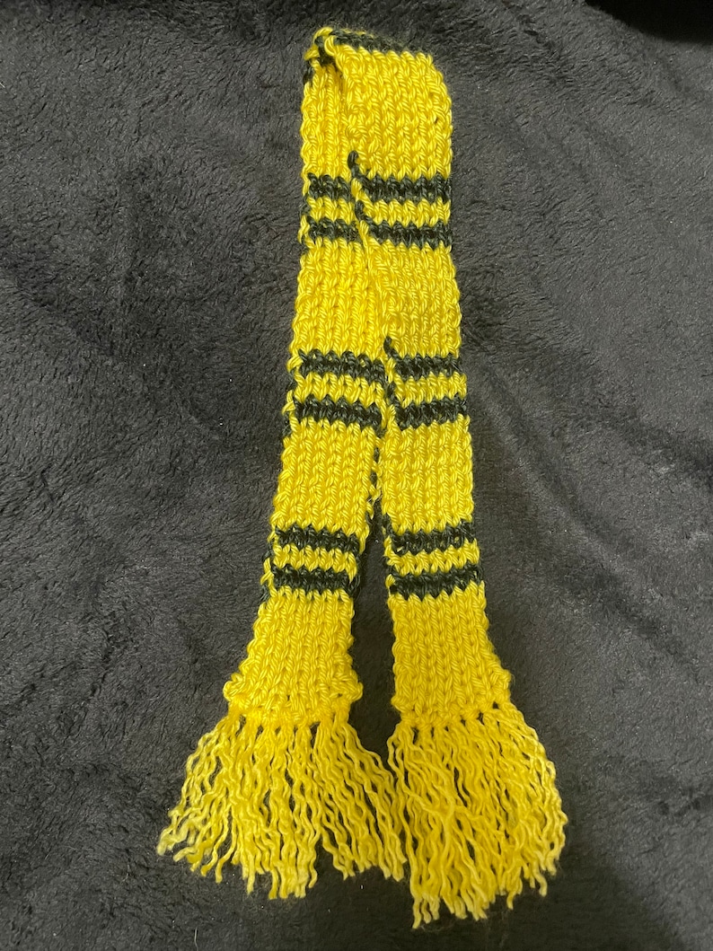 Scarf for 18 inch dolls, Harry Potter inspired house colors, year 3-4 Hufflepuff