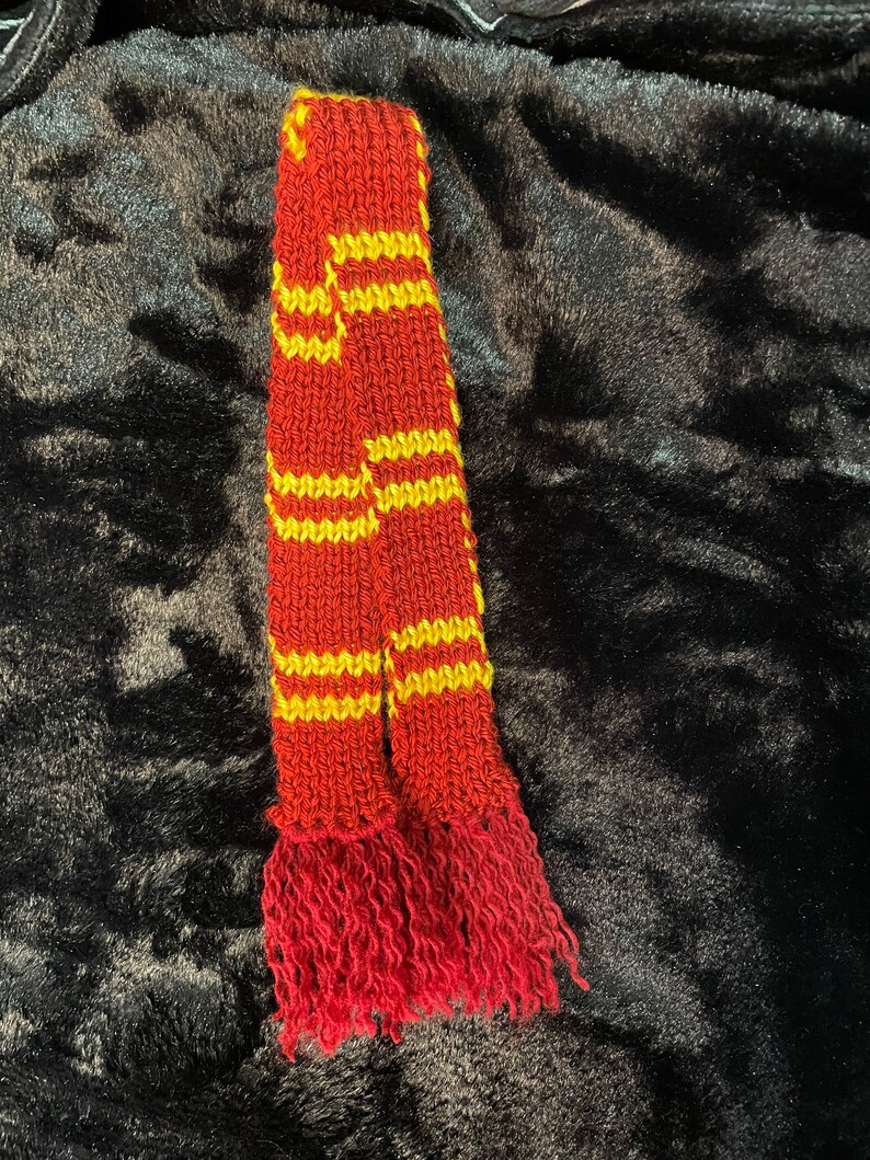 Scarf for 18 inch dolls, Harry Potter inspired house colors, year 3-4 Gryffindor