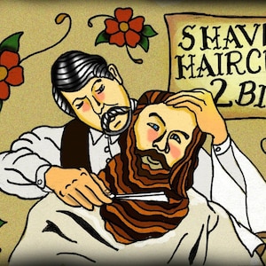 Puede incluir: Ilustración de estilo vintage de un barbero afeitando una larga barba. El barbero, con camisa blanca y chaleco, sostiene una navaja. La imagen incluye el texto "Shave & Haircut 2 Bits" y detalles florales, reminiscentes del arte del tatuaje clásico.