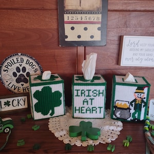 Plastic Canvas Kleenex Box Cover "Pot of Gold" Shamrock Love Irish Love