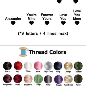 K&ouml;nnte beinhalten: Bild mit &Auml;rmelbeispielen mit Buchstaben und Herzen sowie S&auml;tzen wie "Alexander" und "You're Mine". Darunter zeigt eine Farbkarte Garnfarben wie Schwarz, Rot, Marineblau und Rosa. Der Text lautet "Garnfarben" und "&Auml;rmelbeispiele".