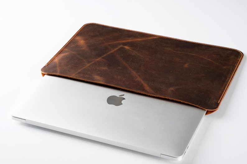 Slim Leather Sleeve Bag for MacBook Air Retina 2020, MacBook Air M1 2020 & M2 2023, MacBook Pro 13 inch M1 and M2, MacBook Pro 16 and 16.2 Tobacco