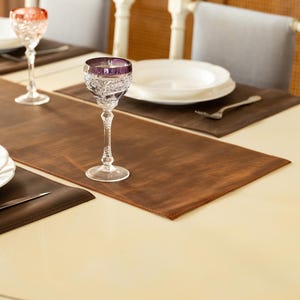 Set lopers en placemats van verweerd leer, handgemaakte tafelloper en placemats voor eettafel, sets tafelloper en placemats, woondecoratie