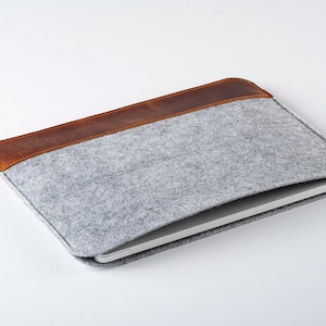 Leather and Felt Sleeve for MacBook Air Retina 2020, MacBook Air M1 2020 & M2 2023, MacBook Pro 13 inch M1 and M2, Macbook Pro 16” and 16.2”