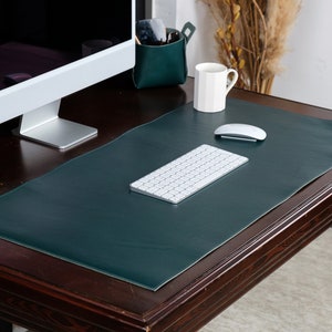 Premium Leather Desk Mat, 2.6 mm Vegetable Tanned Leather Custom Desk Blotter, Personalized Office Desk Pad, Desk Accessories, Emerald Green