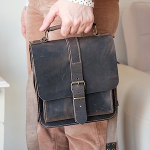 Leather 4-Pipe Messenger Bag, Handmade Shoulder Pipe Tobacco Bag, Crossbody Bag for 4-Pipes Chestnut