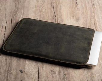 HP Envy 17” Sleeve (Vertical) – Handmade Leather Slim Laptop Case