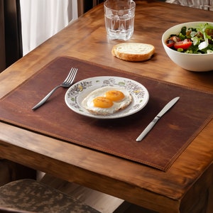 Dubbelzijdige leren placemats, gepersonaliseerd handgemaakt tafeldecor