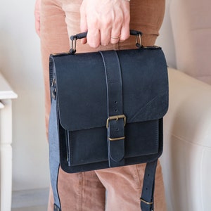 Leather 4-Pipe Messenger Bag, Handmade Shoulder Pipe Tobacco Bag, Crossbody Bag for 4-Pipes Matte Black