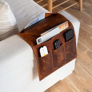 Leather Sofa Armrest Organizer, Handmade Large Couch & Sofa Caddy with 5 Pockets for Phone, Book, Magazines, Tablet, Remote Controls