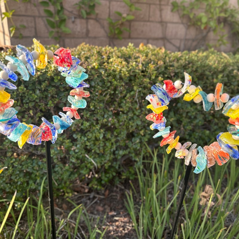 Curated visual reference: Recycled Glass Artistic Materials Off Grid Reference: Recycled Glass Art