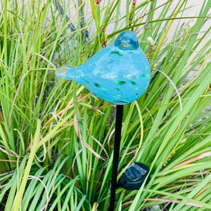 Set of 2 Handmade Art Glass LED Solar path garden lights Bird Sun Catcher Garden Stake Statue Figurine BlueWhite image 4