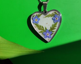 Forget-Me-Not flower Necklace, Botanical Jewellery, Nature lovers Amulet, Plant Lady Gift