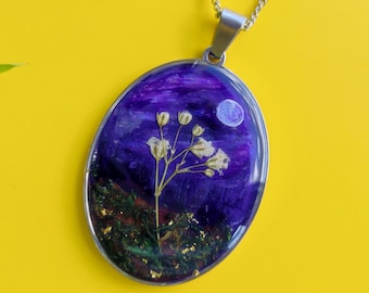 Forest Necklace, Baby's Breath Flower, Pressed Gypsophila in Resin, Botanical Jewellery, Plant Lady Gift