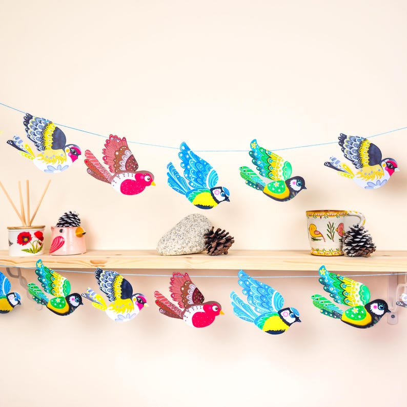 UK ENGLAND GARDEN BIRDS INSPIRED NATURE BUNTING GARLAND TO HANG UP TO BRIGHTEN UP A ROOM PARTY HOME DECOR GIFT