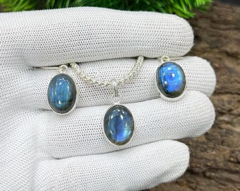 Labradorite Jewelry Set, 925 Sterling Silver Plated, Flashy Pendant and Earrings