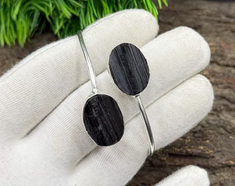Zwarte toermalijn manchetarmband | Verzilverd 925 sterlingzilver | Verstelbare kristallen armband | Beschermingsarmband