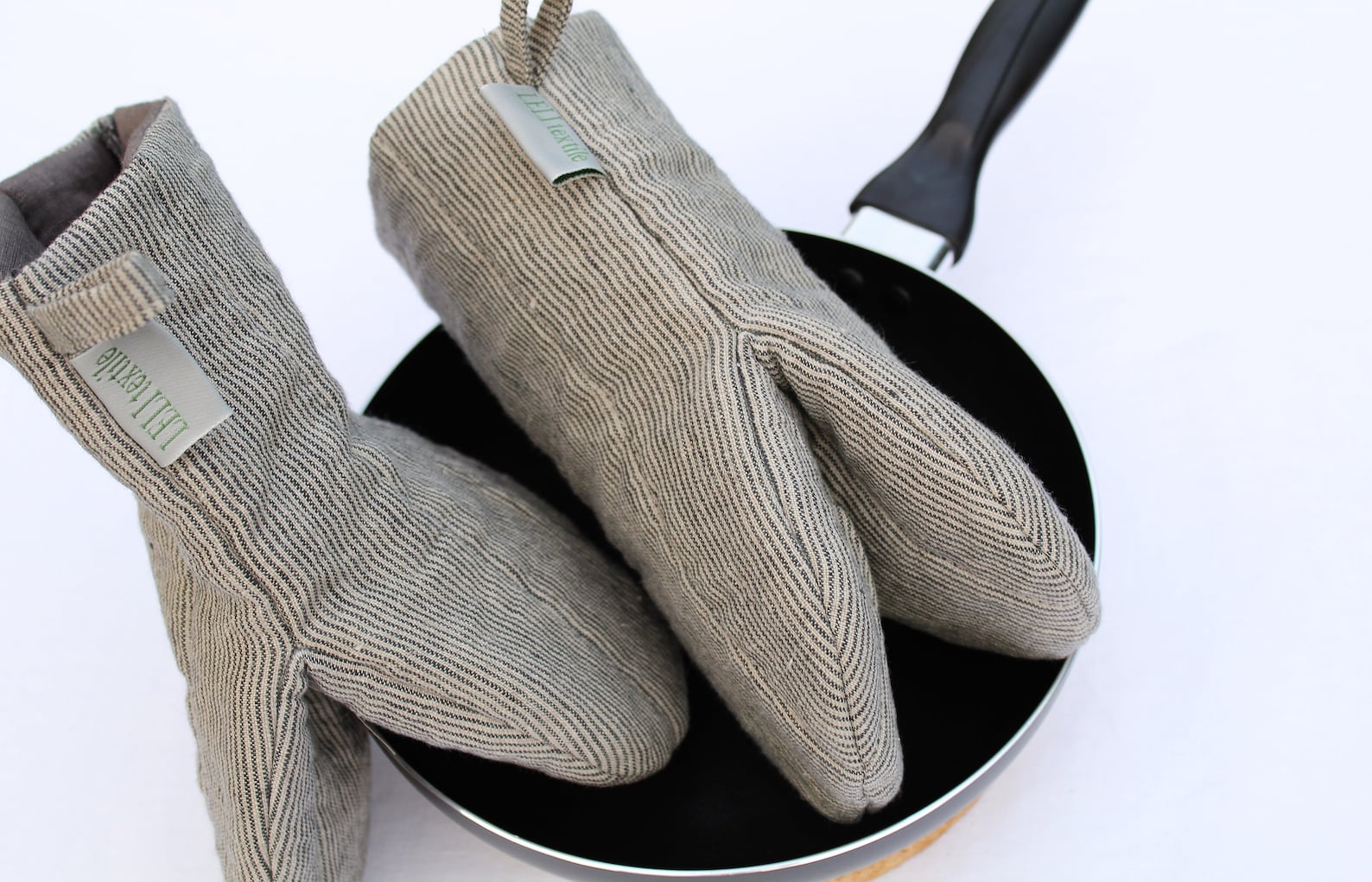 Linen Oven Mitts Set