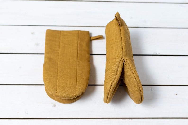 Mustard color oven mitts, Linen oven mits, Kitchen oven gloves, Pot holders image 3