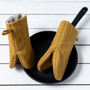 Mustard color oven mitts, Linen oven mits, Kitchen oven gloves, Pot holders image 1