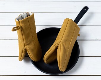 Mustard color oven mitts, Linen oven mits, Kitchen oven gloves, Pot holders