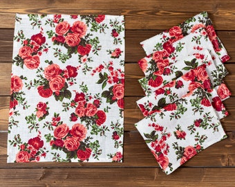 Roses linen placemats set of 4. Table linen.