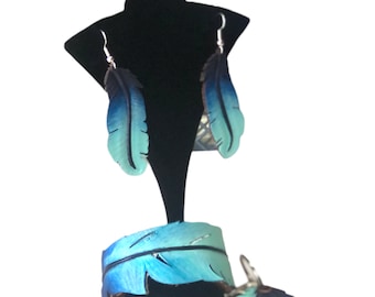 Pendientes de plumas de cuero estilo western: pintados a mano en azul marino con pulsera y llavero, estilo ombré.