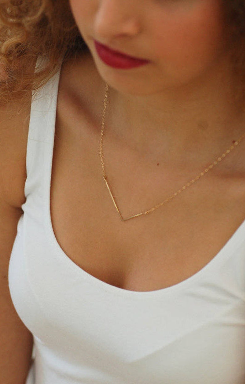 Triangle Necklace, Triangle jewelry, geometric necklace, bar necklace, gold necklace, triangle Gold Bar Necklace, Gold Dainty Necklace, gift afbeelding 5