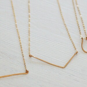 Triangle Necklace, Triangle jewelry, geometric necklace, bar necklace, gold necklace, triangle Gold Bar Necklace, Gold Dainty Necklace, gift afbeelding 4