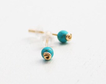 Orecchini a perno in turchese realizzati a mano, in argento sterling o placcati in oro 14 carati