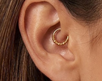 Orecchino a cerchio minimalista in oro 14 carati a forma di elica, anello per cartilagine