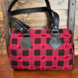 Winter Lodge - Small Barrel Bag
