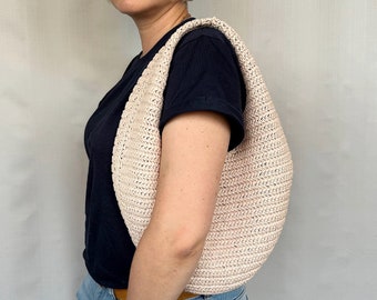 Small Hobo Bag of Natural Raffia
