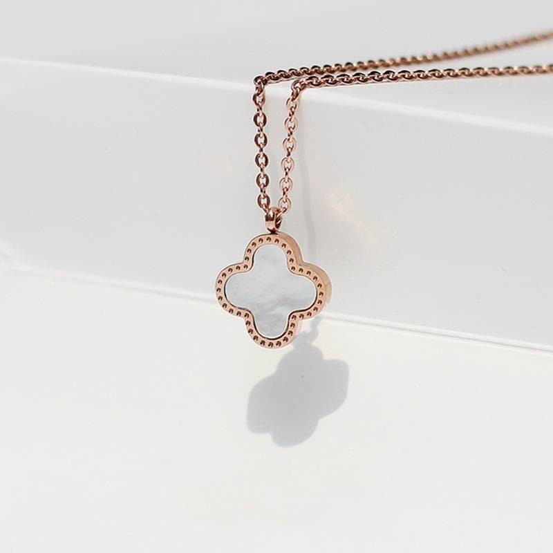Double Clover Necklace – AMJewelleryy