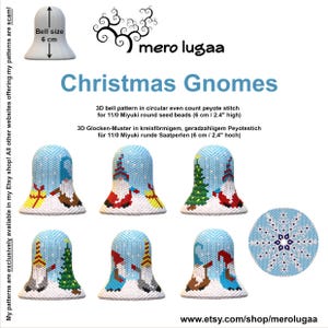 Può includere: Immagine di modelli di campane di Gnomi natalizi. Le campane sono blu con vari disegni di gnomi e alberi di Natale. Il testo recita: "Modello di campana 3D in punto peyote a conteggio pari circolare per perline rotonde Miyuki 11/0 (6 cm di altezza)".