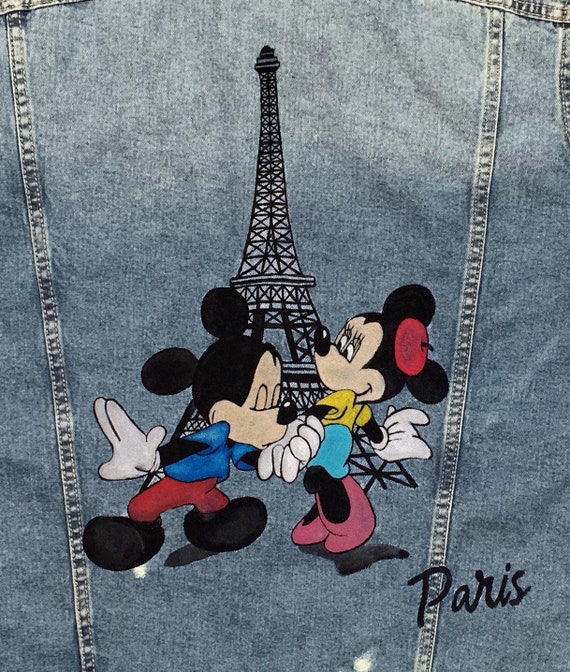 Jeans con mani hotsell di topolino sul sedere