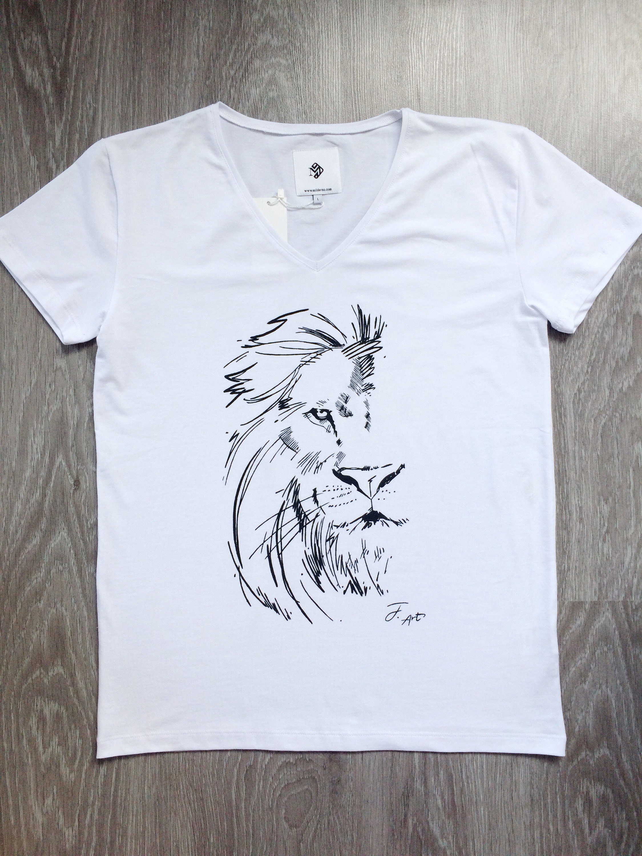 Magliette lion sale