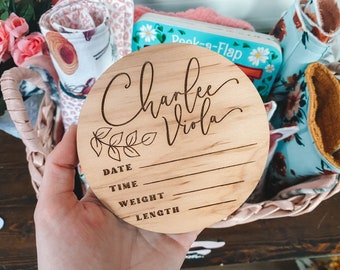Señal de anuncio de bebé personalizada - Señal redonda de madera de 5" - Ronda de anuncio de bebé - Señal de medidas de bebé personalizada - Regalo de baby shower