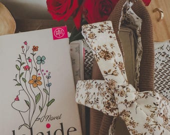 Etui na książkę z tkaniny organicznej | Etui na książkę z kokardą | Wyściełana okładka na książkę | Wyściełana koperta na książkę | Prezent dla miłośnika książek | Prezent dla czytelników