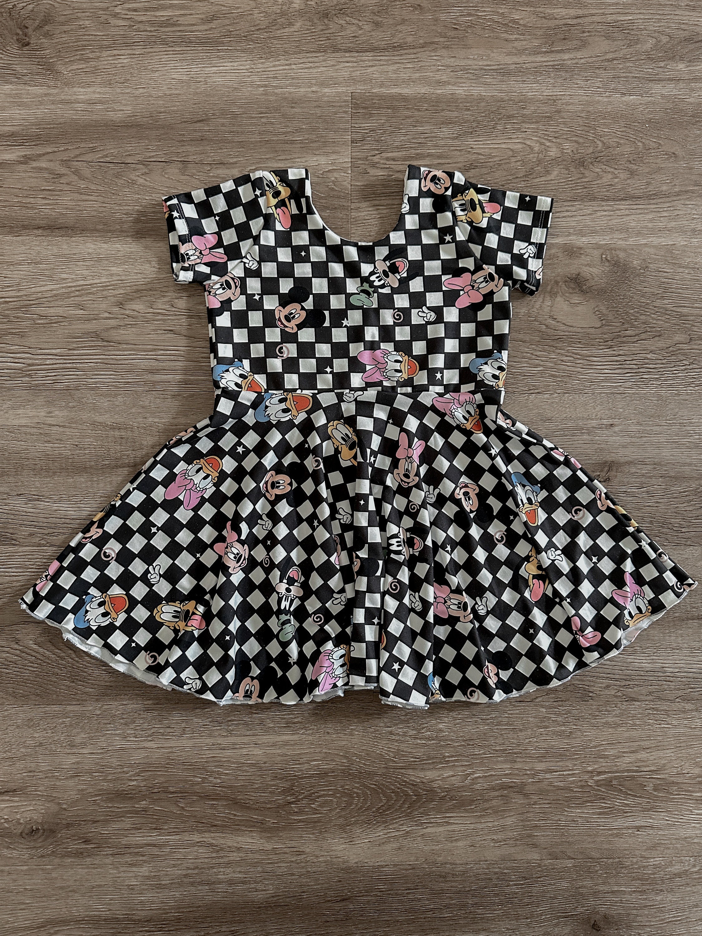 Discover 124+ black and white checkered dress best
