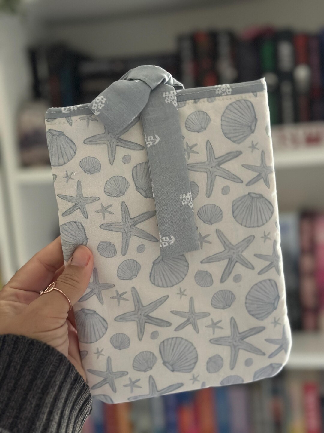 Beachy Seashells Book Sleeve| Pink Book Pouch With Bees Bow | Padded ...