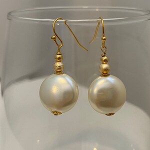 Weiße Perle & Gold Runde Münze Kreis Perle Schmuck Aussage baumeln Ohrringe
