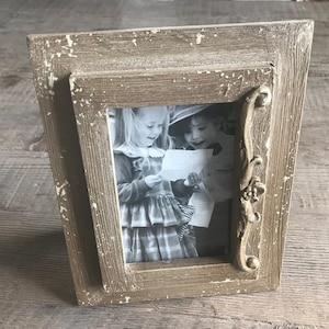 Antique/Vintage Wooden 4x6 Photo/Picture Frame