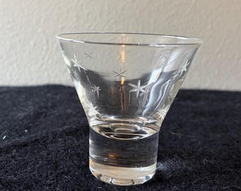 Copas de cóctel grabadas con diseño de explosión atómica