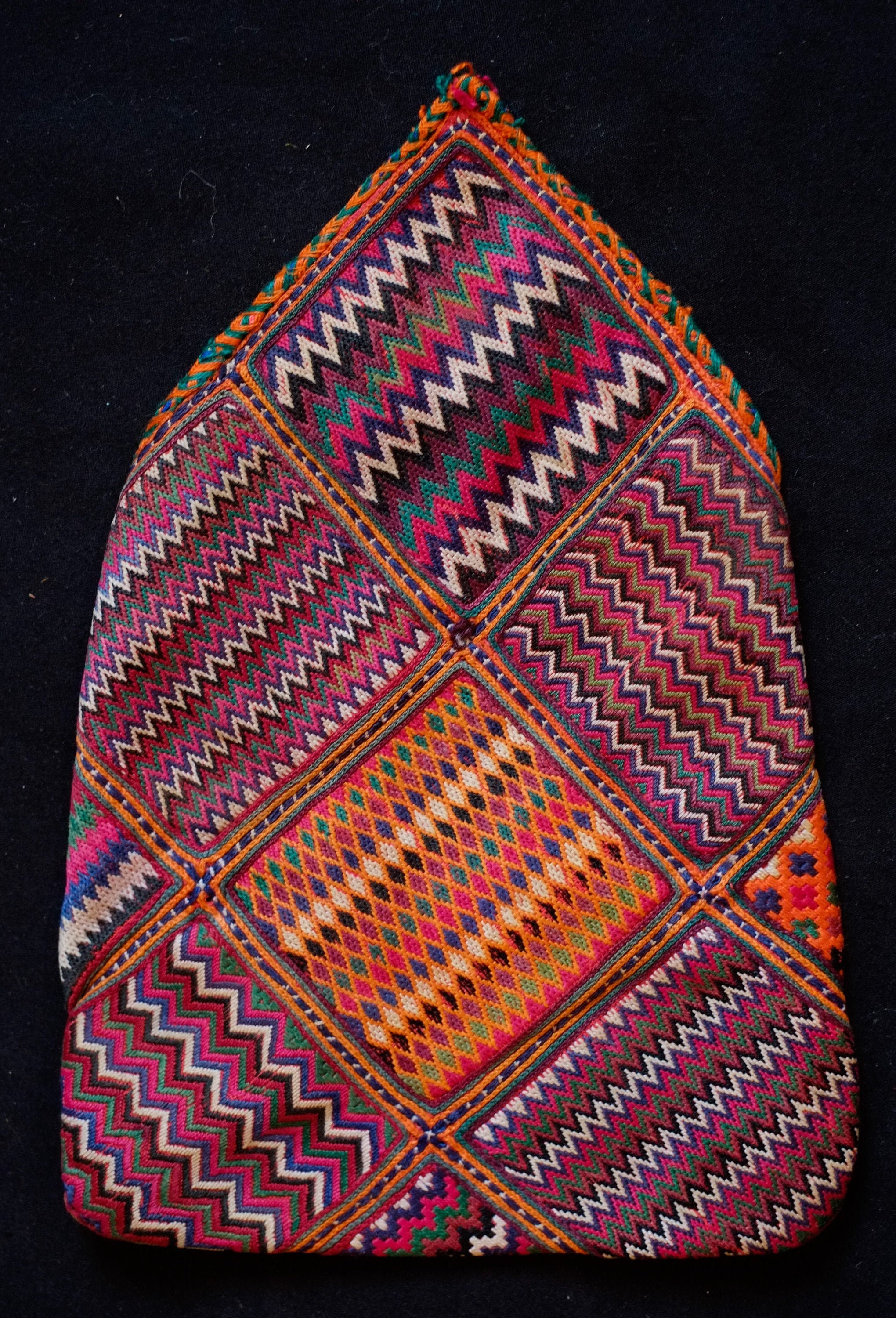 アンティーク スワット地方 手刺繍 クッションカバー パキスタン レア