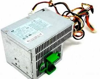La HP AP15PC52 es una fuente de alimentación ATX de 240 vatios diseñada para los sistemas de escritorio HP Compaq dc5700 y dc5750 de formato pequeño (SFf).
