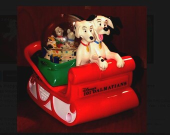 1996 McDonald's Disney 101 Dalmatians Snow Dome - Sin abrir (trineo tirado por perros) Nuevo sellado Perfecto y raro. COLECCIONABLES